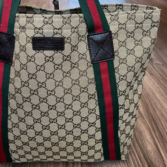A307- ๐ฏ% authentic Gucci tote bag - Picture 5 of 16